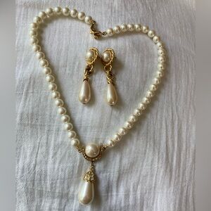 Vintage Faux Pearl Necklace & Dangle‎ Earrings